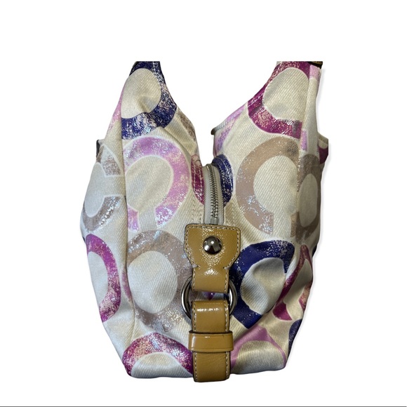 Coach - Picture 5 of 9